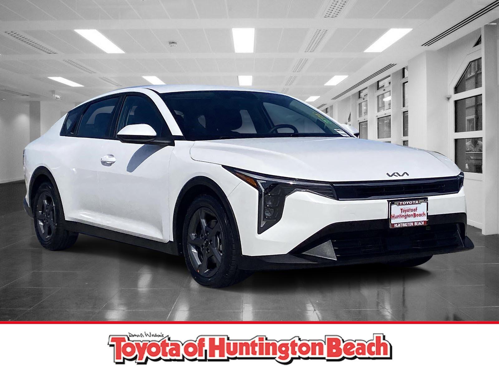 2025 Kia K4 LXS AT's photo