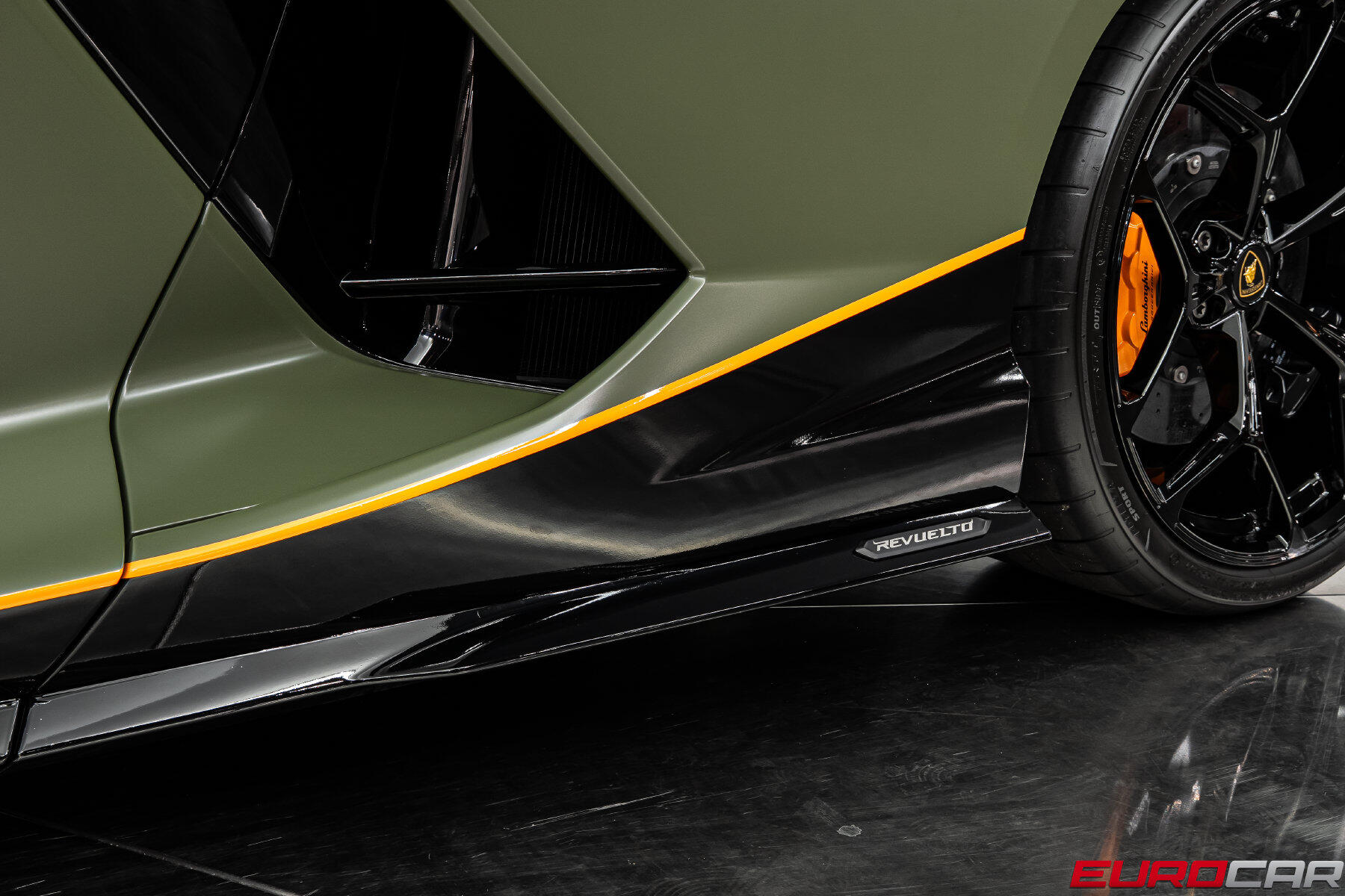 2025 Lamborghini Revuelto *SPECIAL FACTORY PAINT * RARE INTERIOR COLOR*Image 20