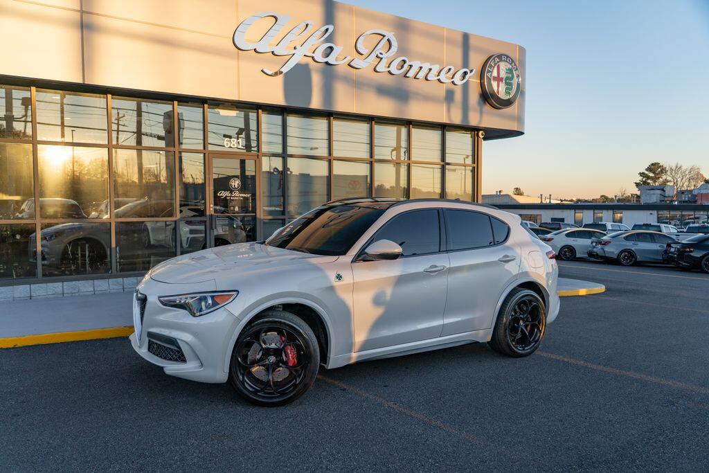 2018 Alfa Romeo Stelvio Quadrifoglio's photo