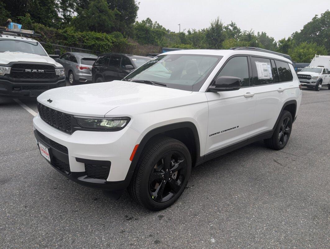 2025 Jeep Grand Cherokee L Altitude's photo