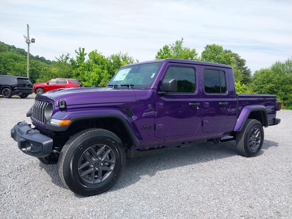 2026 Jeep Gladiator Sport S Auto's photo