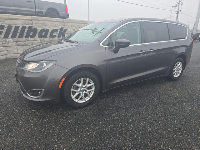 2017 Chrysler Pacifica Touring Plus's photo
