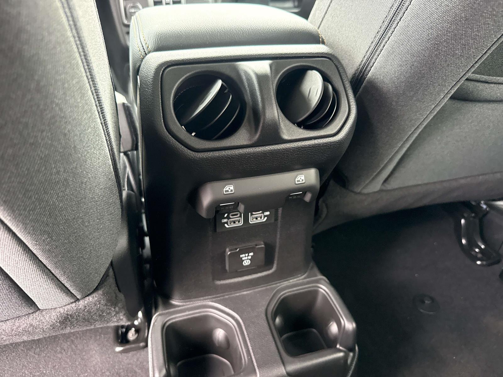2025 Jeep Wrangler 4-Door Sahara - Photo 12