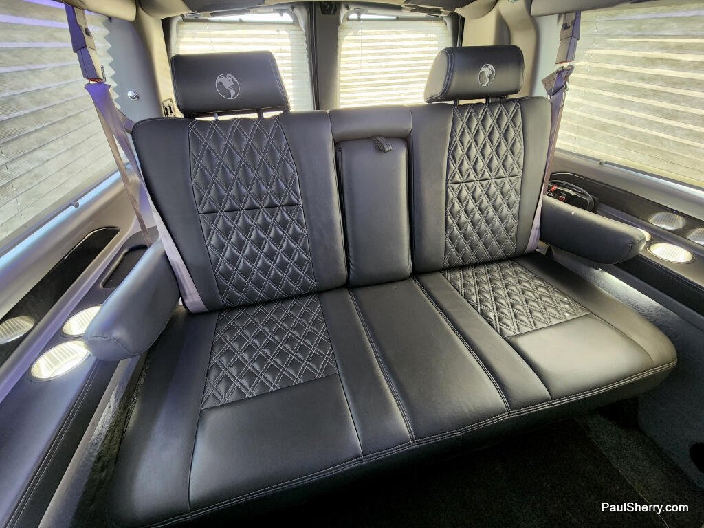 2023 GMC Savana Cargo Work Van - Photo 32
