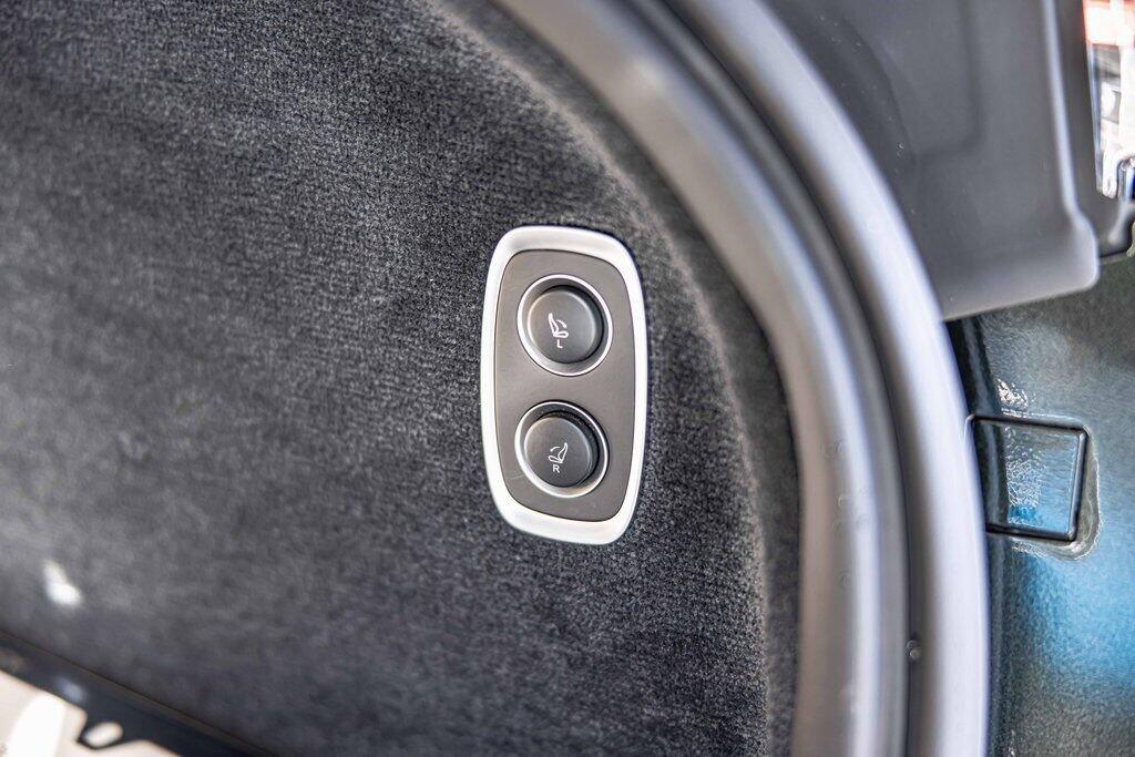 2026 Aston Martin DBX 707 - Photo 18