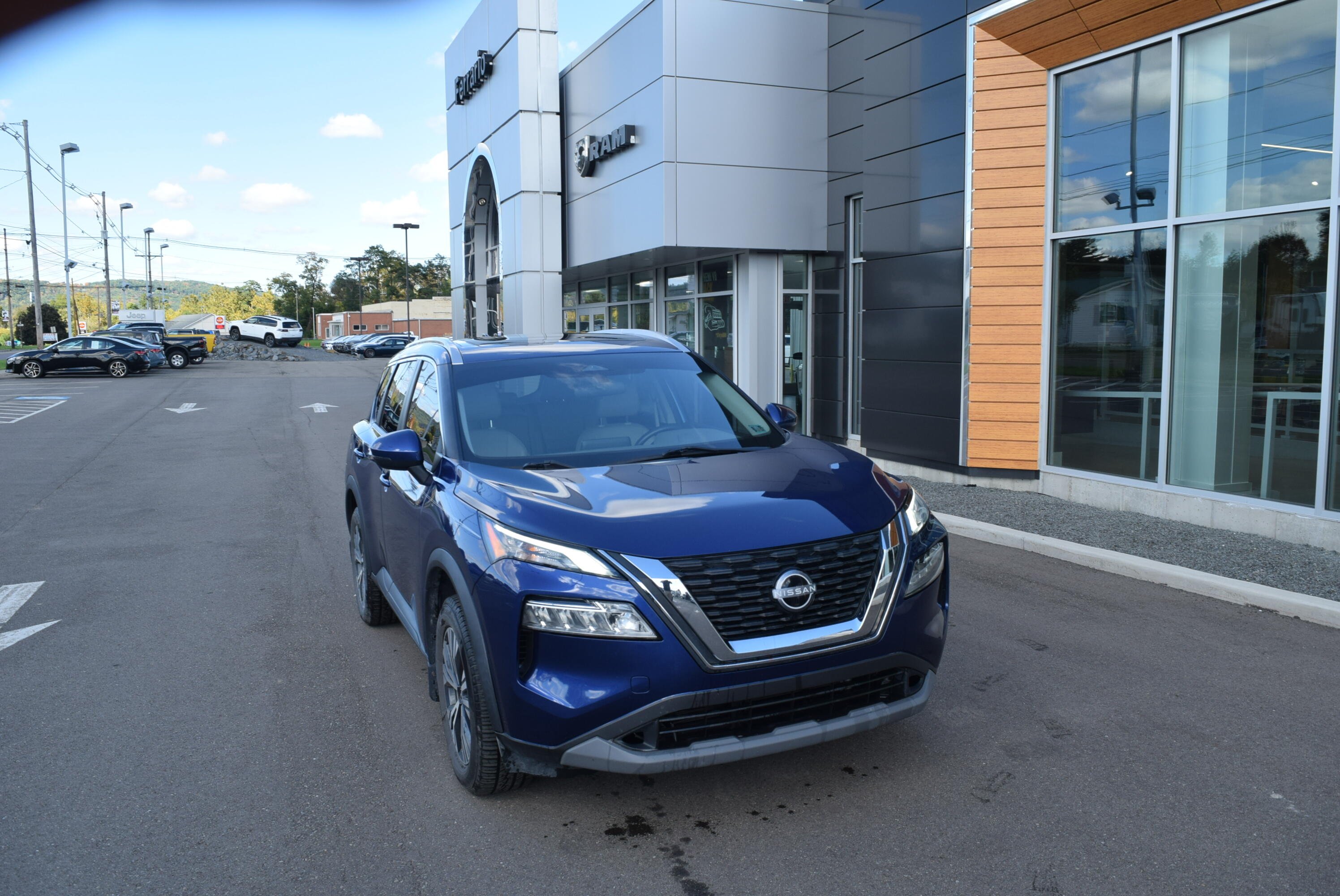 Used 2022 Nissan Rogue SV with VIN 5N1BT3BB0NC719833 for sale in Sayre, PA