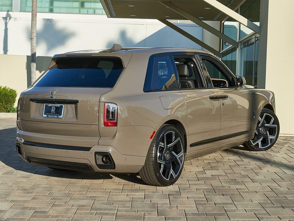 2026 Rolls Royce Cullinan Black Badge photo 2