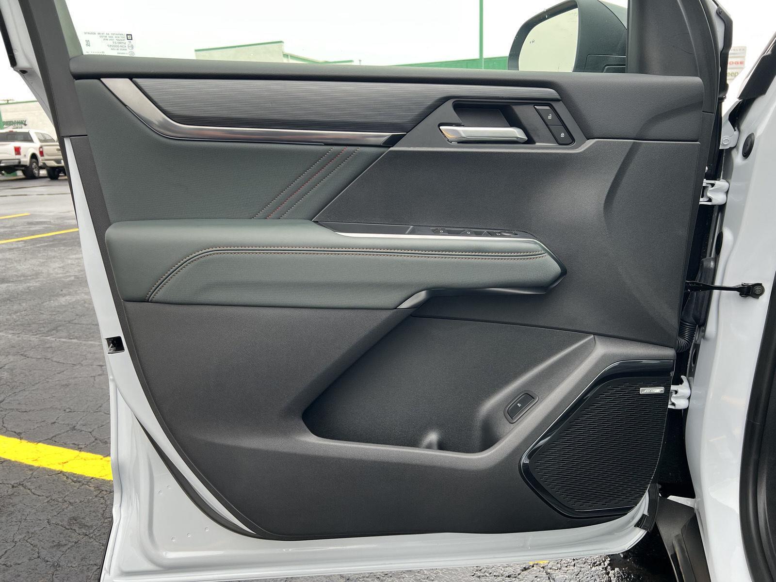 2026 GMC Acadia AT4 - Photo 14