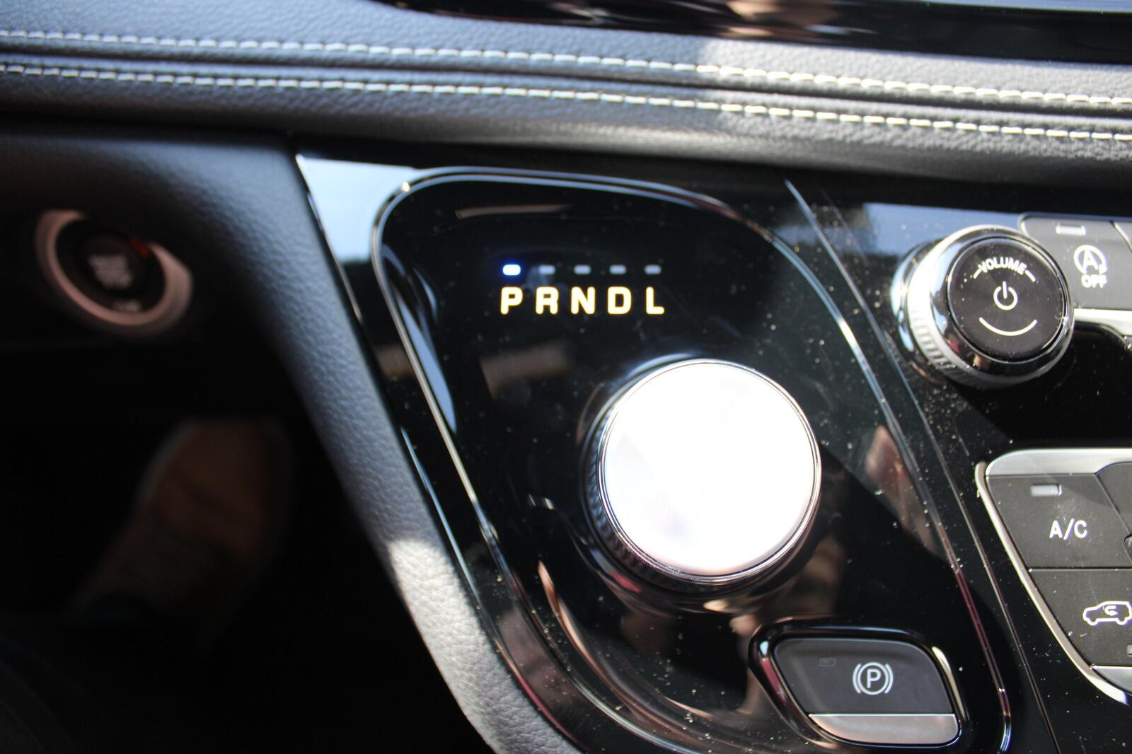 2026 Chrysler Pacifica Select - Photo 22