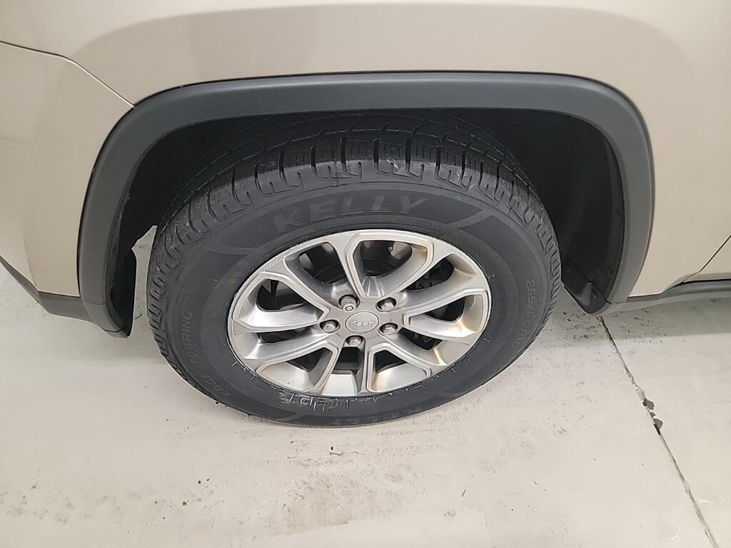 Used 2015 Jeep Grand Cherokee Limited with VIN 1C4RJFBGXFC705154 for sale in Cedarburg, WI