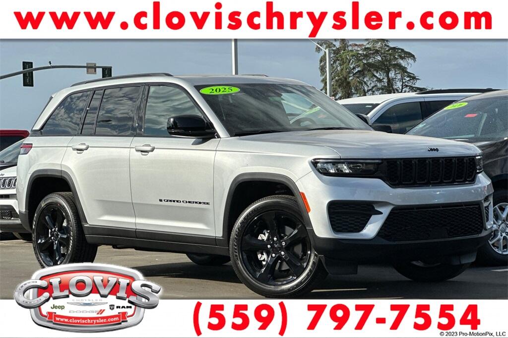 2025 Jeep Grand Cherokee Altitude's photo