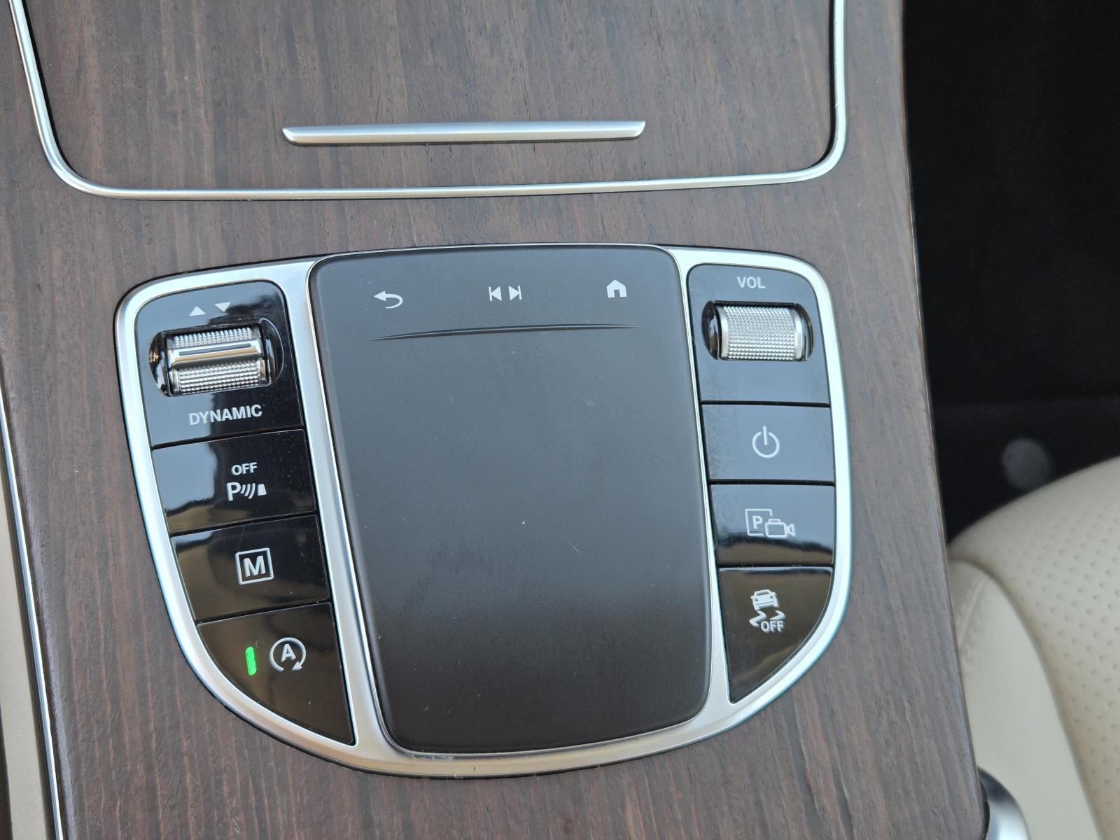 2022 Mercedes-Benz GLC GLC300 - Photo 13