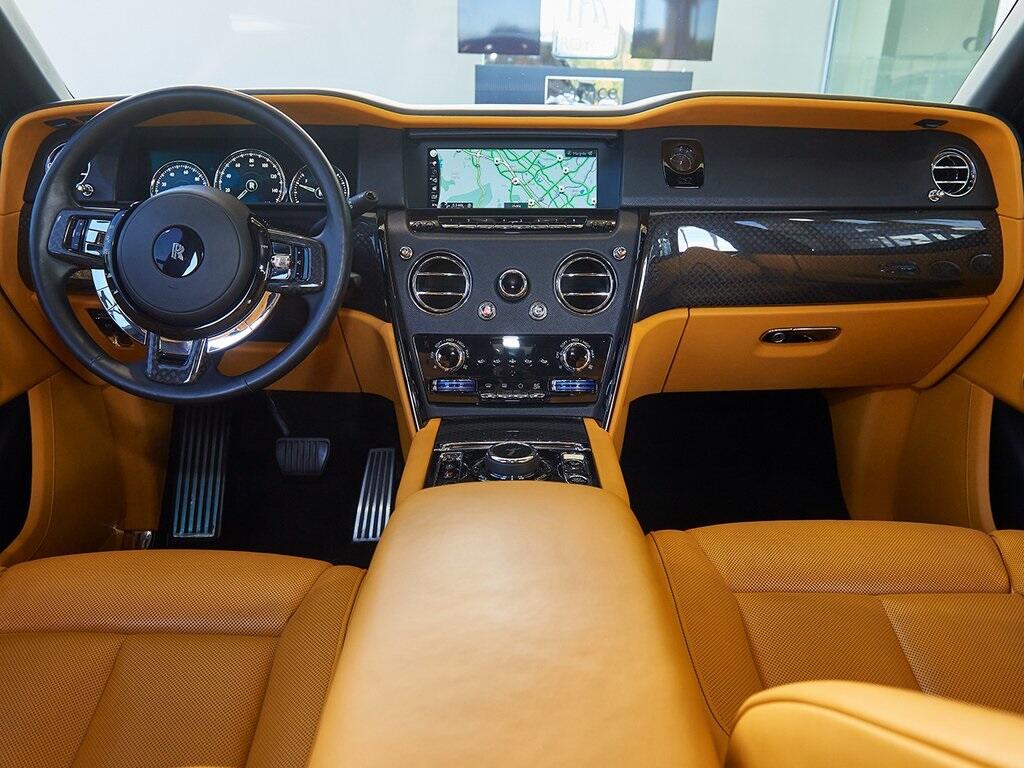 2022 Rolls Royce Cullinan Black Badge photo 4