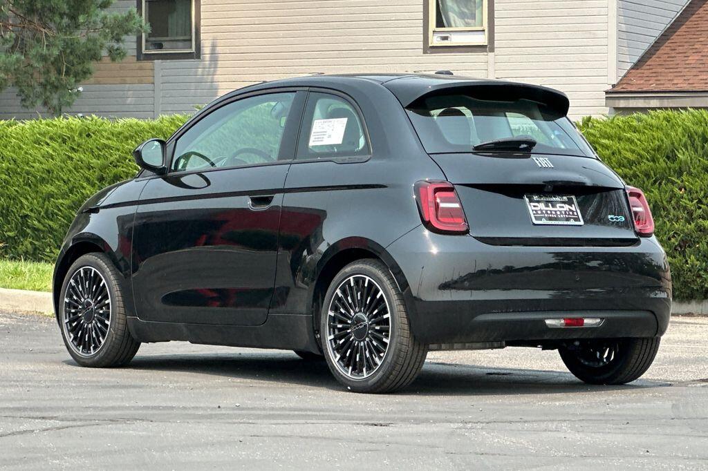 2026 FIAT 500e Base - Photo 8