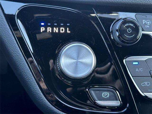 2025 Chrysler Pacifica Select - Photo 18