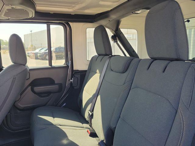 2026 Jeep Wrangler 4-Door Willys - Photo 11