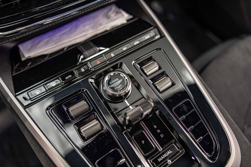 2026 Aston Martin DBX S - Photo 31