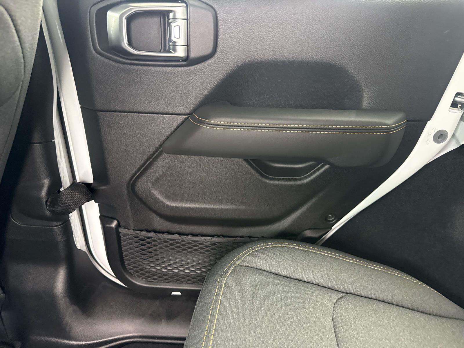 2025 Jeep Wrangler 4-Door Sahara - Photo 11