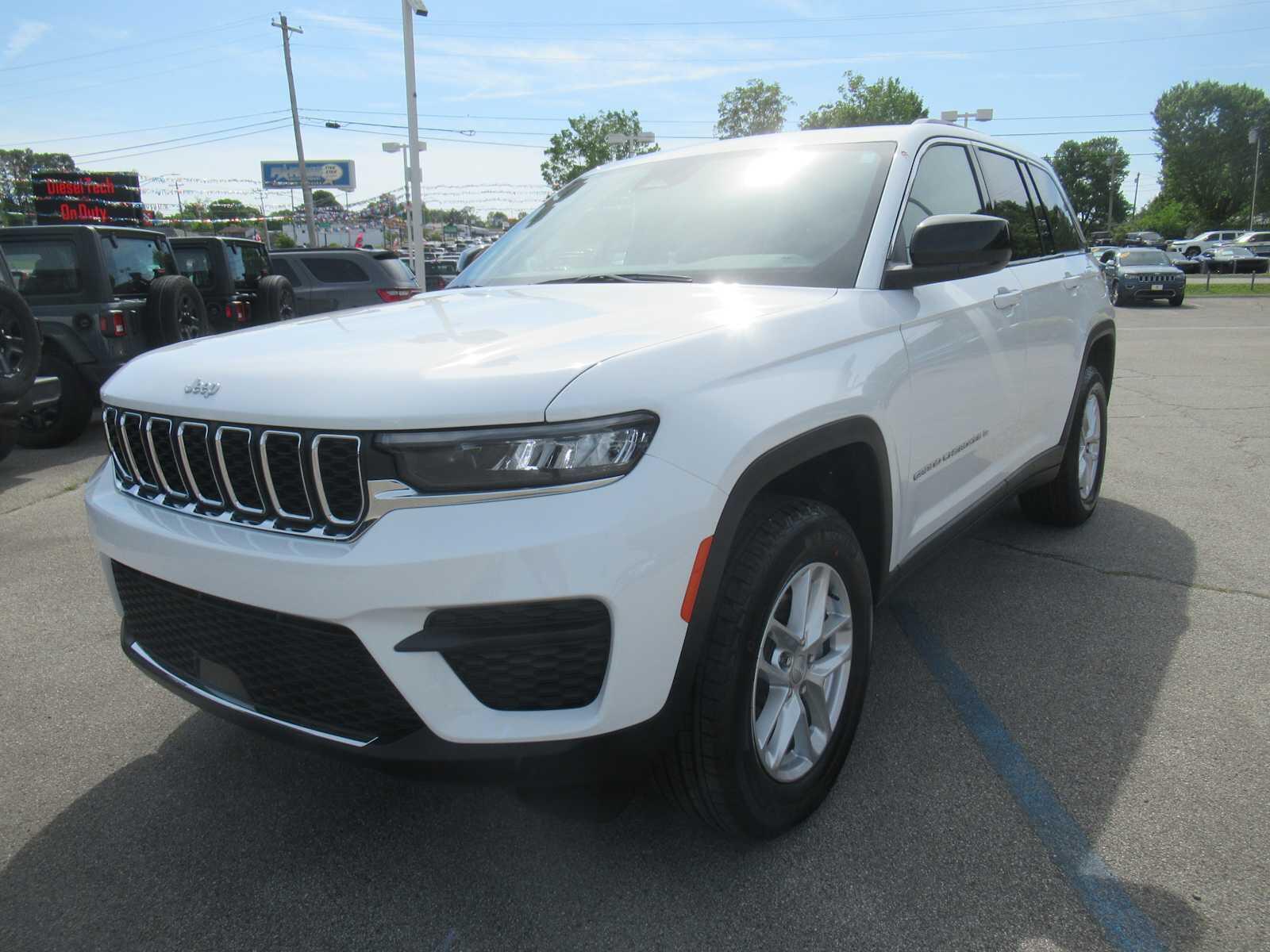 2026 Jeep Grand Cherokee Grand Cherokee Laredo X 4x4