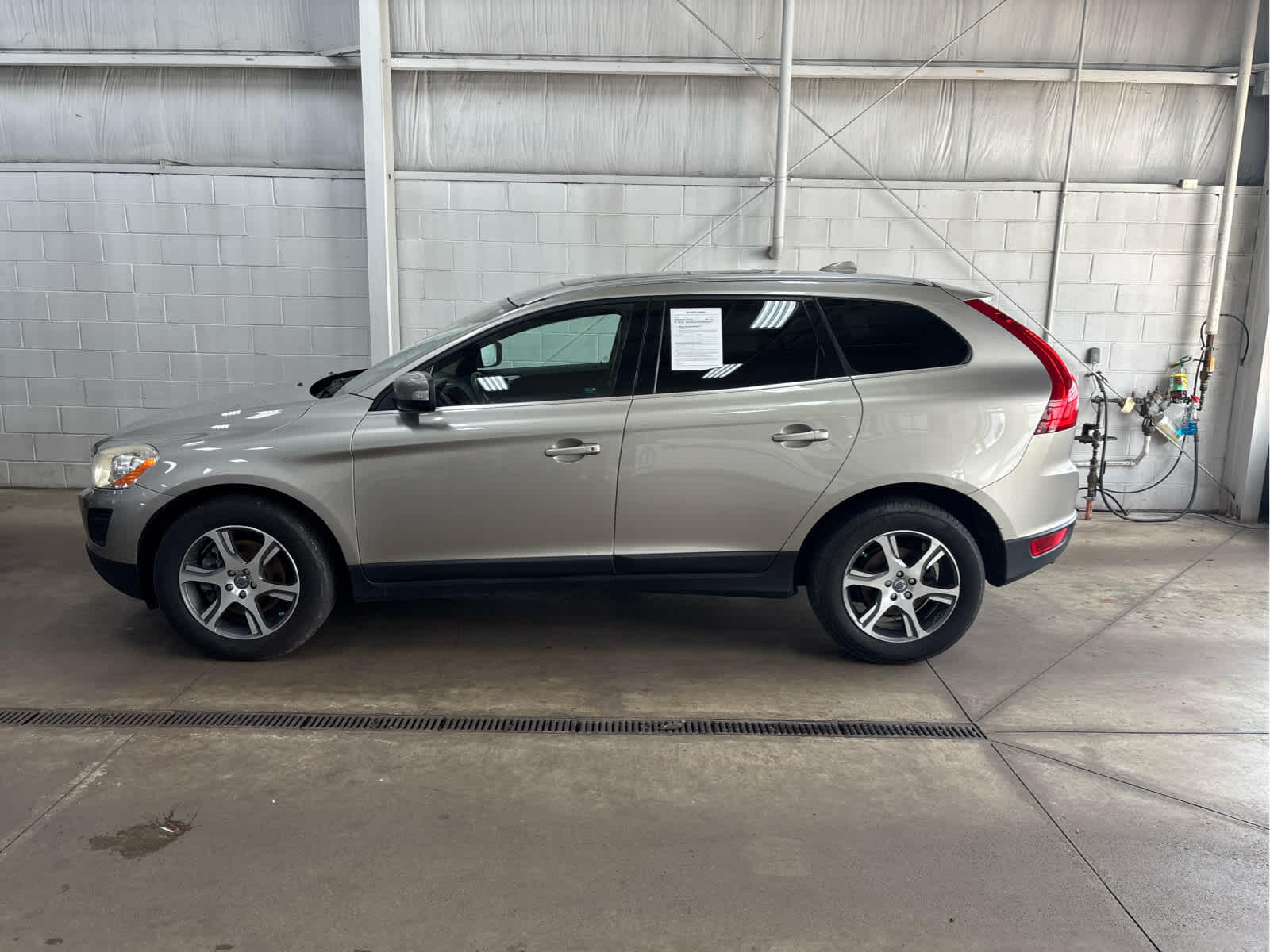 Used 2011 Volvo XC60 T6 with VIN YV4902DZ7B2220476 for sale in Wilmington, OH