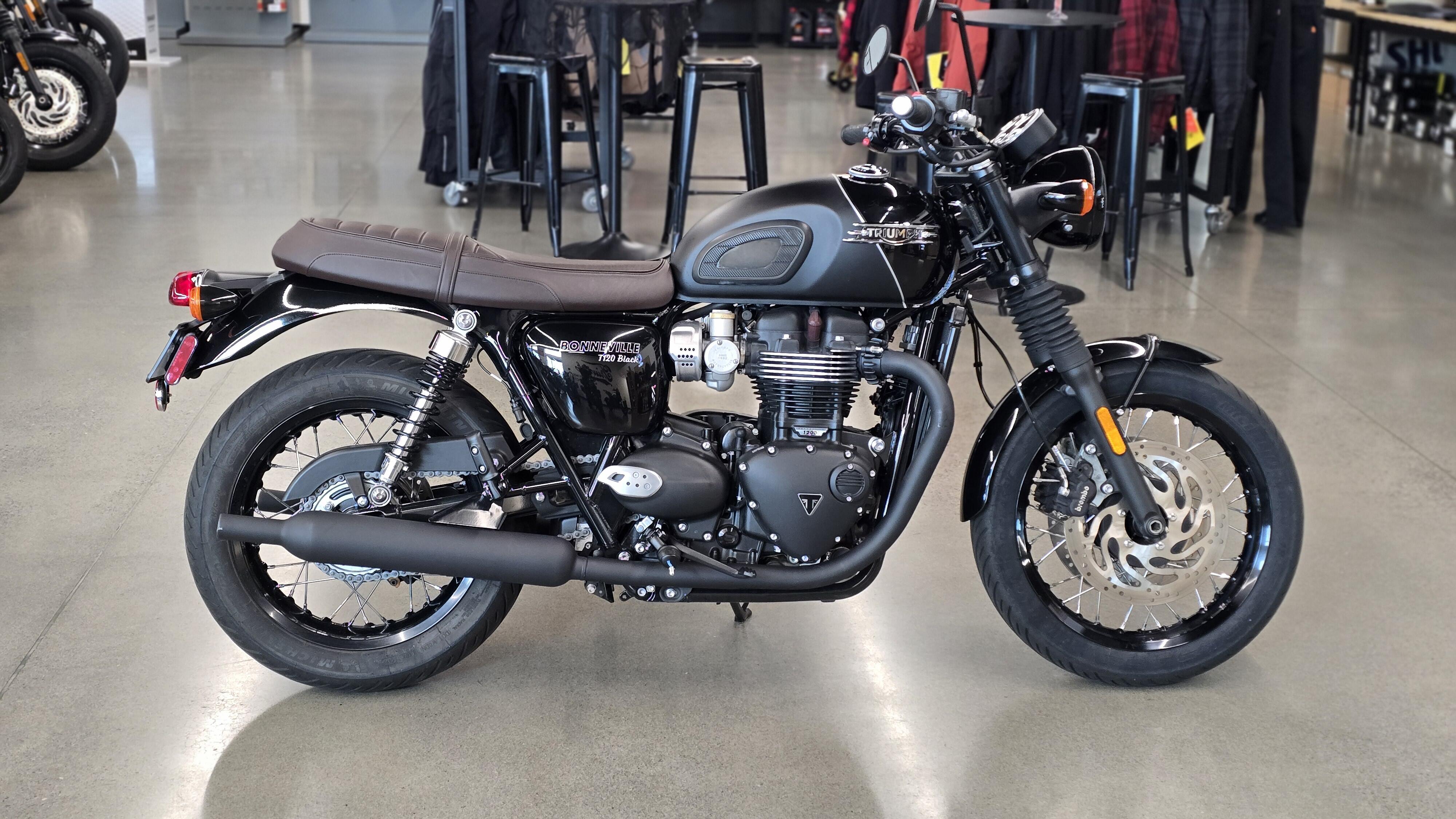 2023 Triumph BONNEVILLE T120 BLACK