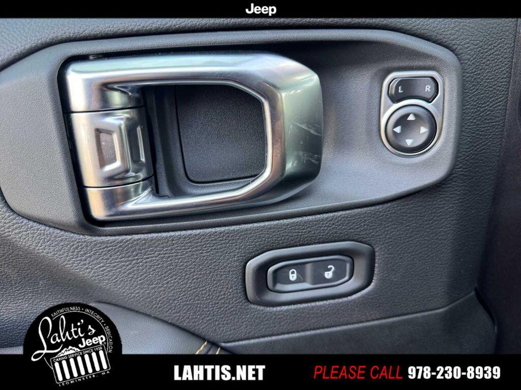 2025 Jeep Wrangler 4-Door Sahara - Photo 30
