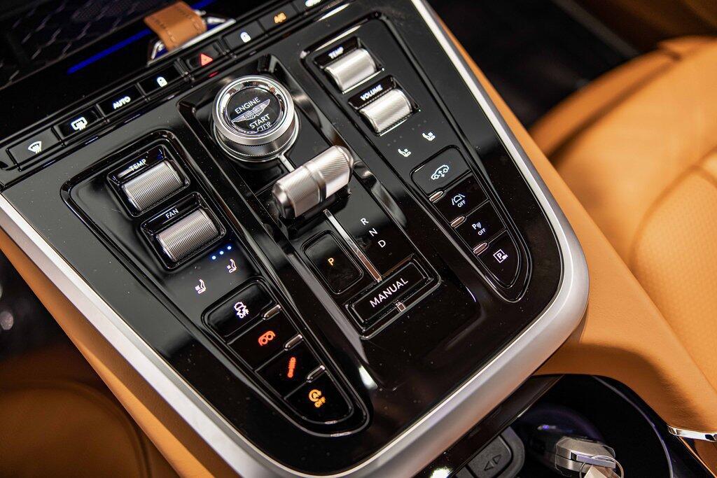 2026 Aston Martin DBX 707 - Photo 30