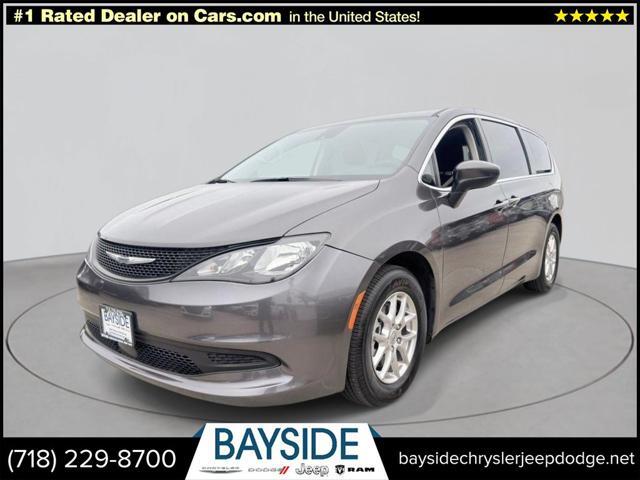 2023 Chrysler Voyager LX's photo