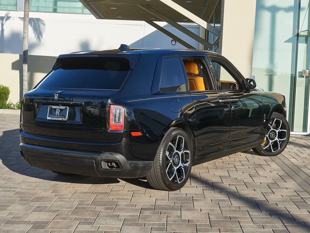 2022 Rolls Royce Cullinan Black Badge photo 2