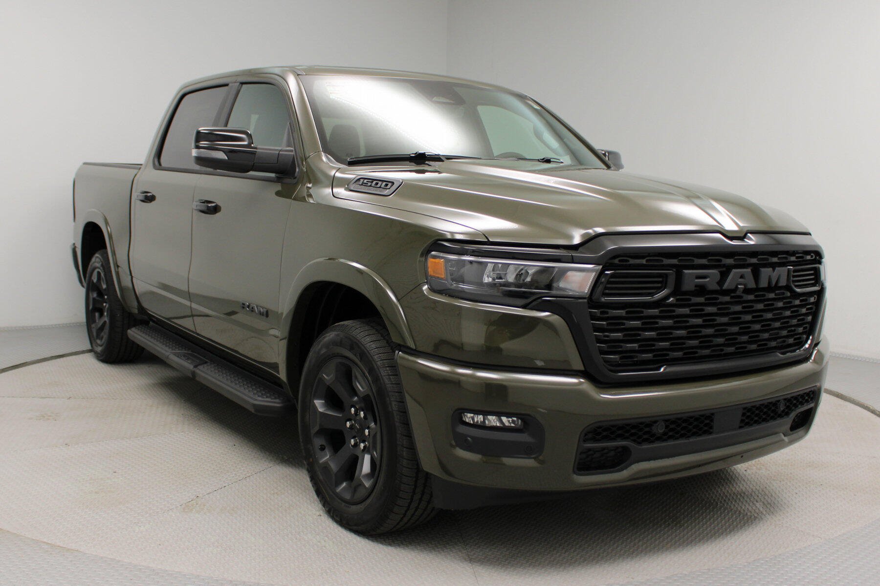 2027 RAM 1500 1500 Express Crew Cab 4x4 5'7' Box