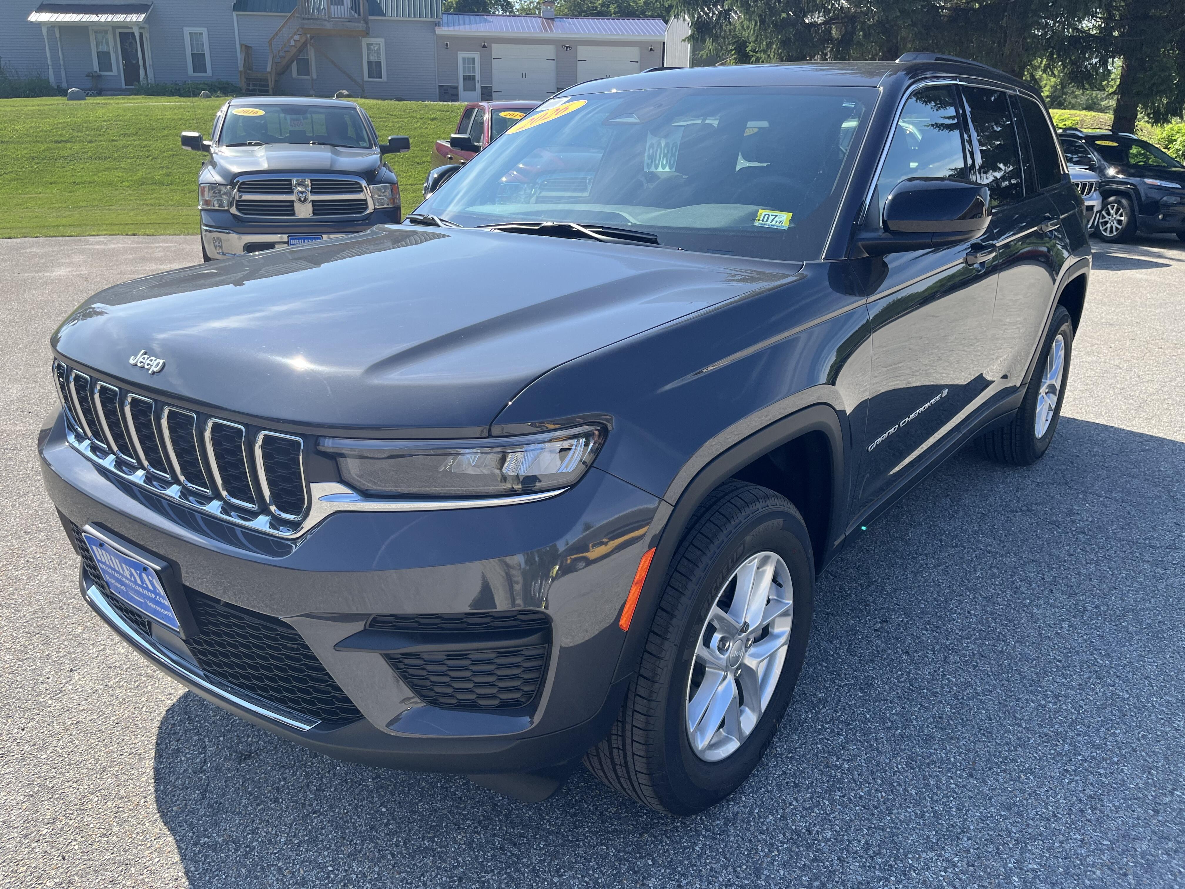 2026 Jeep Grand Cherokee Grand Cherokee Laredo X 4x4