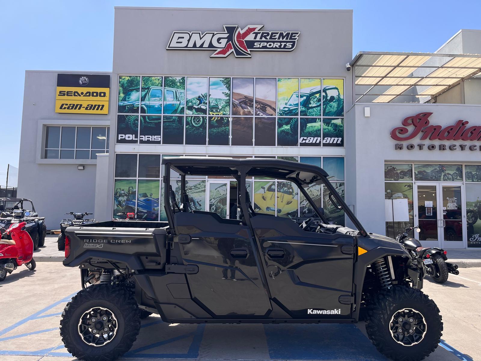 2027 Kawasaki RIDGE Crew  Metallic Carbon GraySuper Black