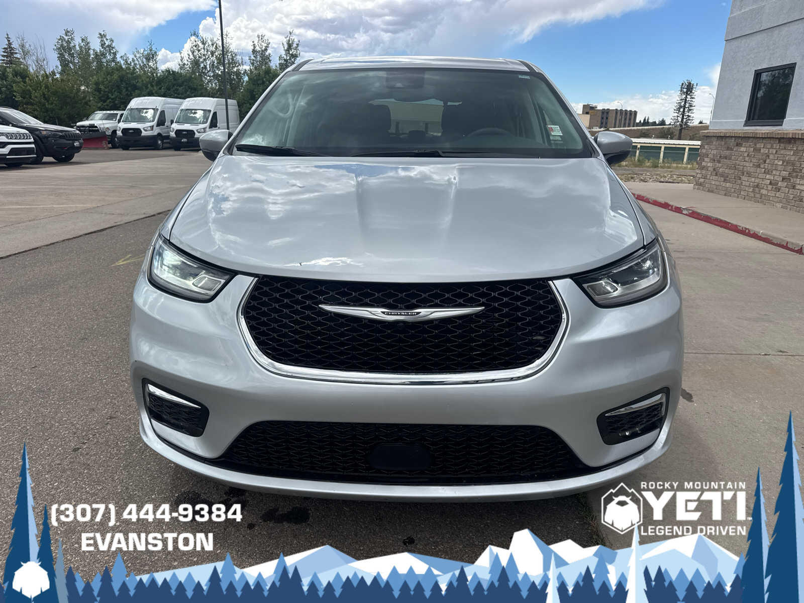 2023 Chrysler Pacifica Touring L - Photo 8