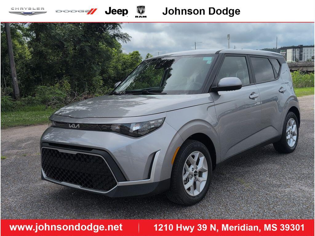 2025 Kia Soul 2.0L LX IVT's photo
