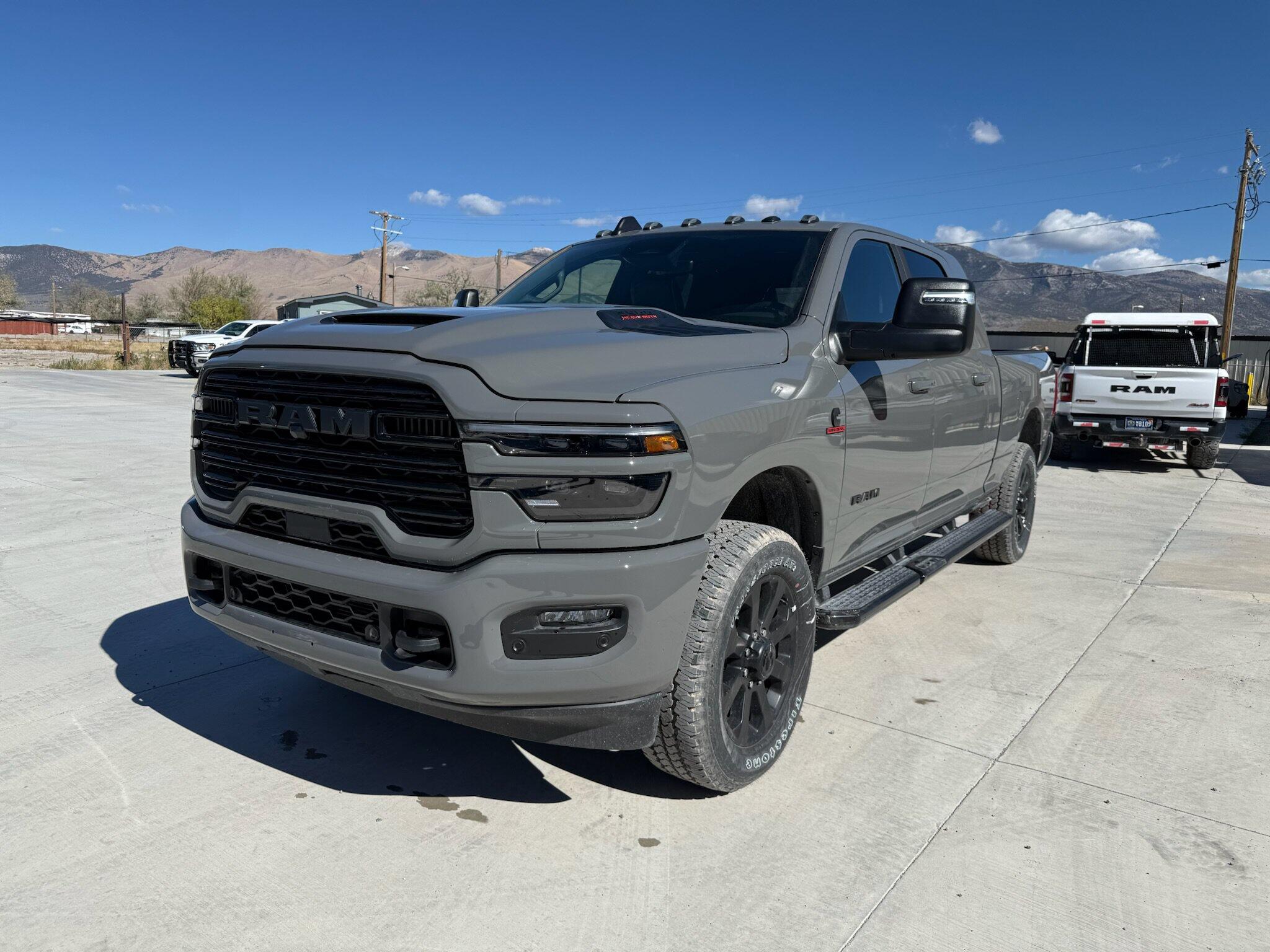 2026 RAM 3500 Laramie - Photo 9