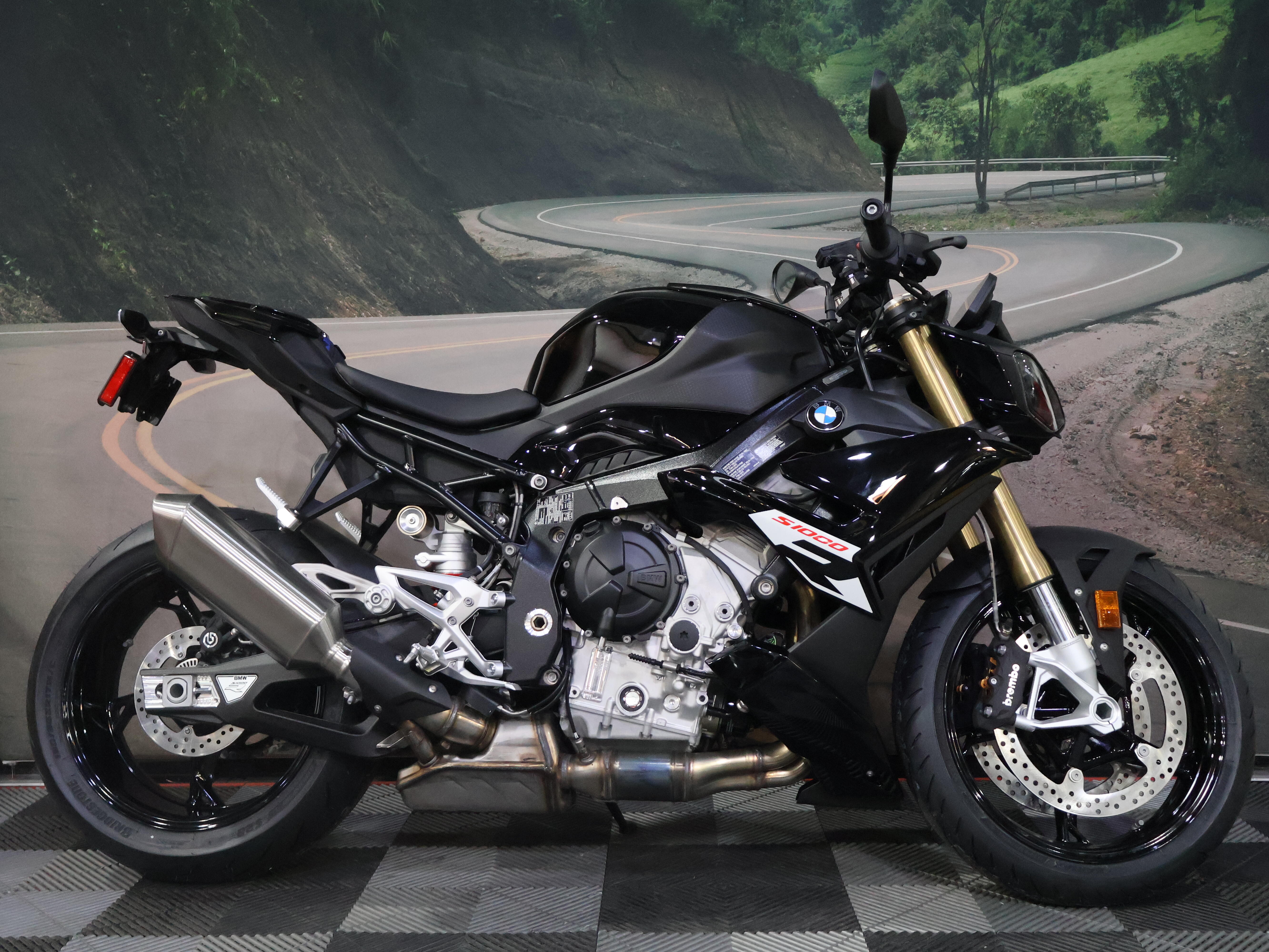 2026 BMW S 1000 R