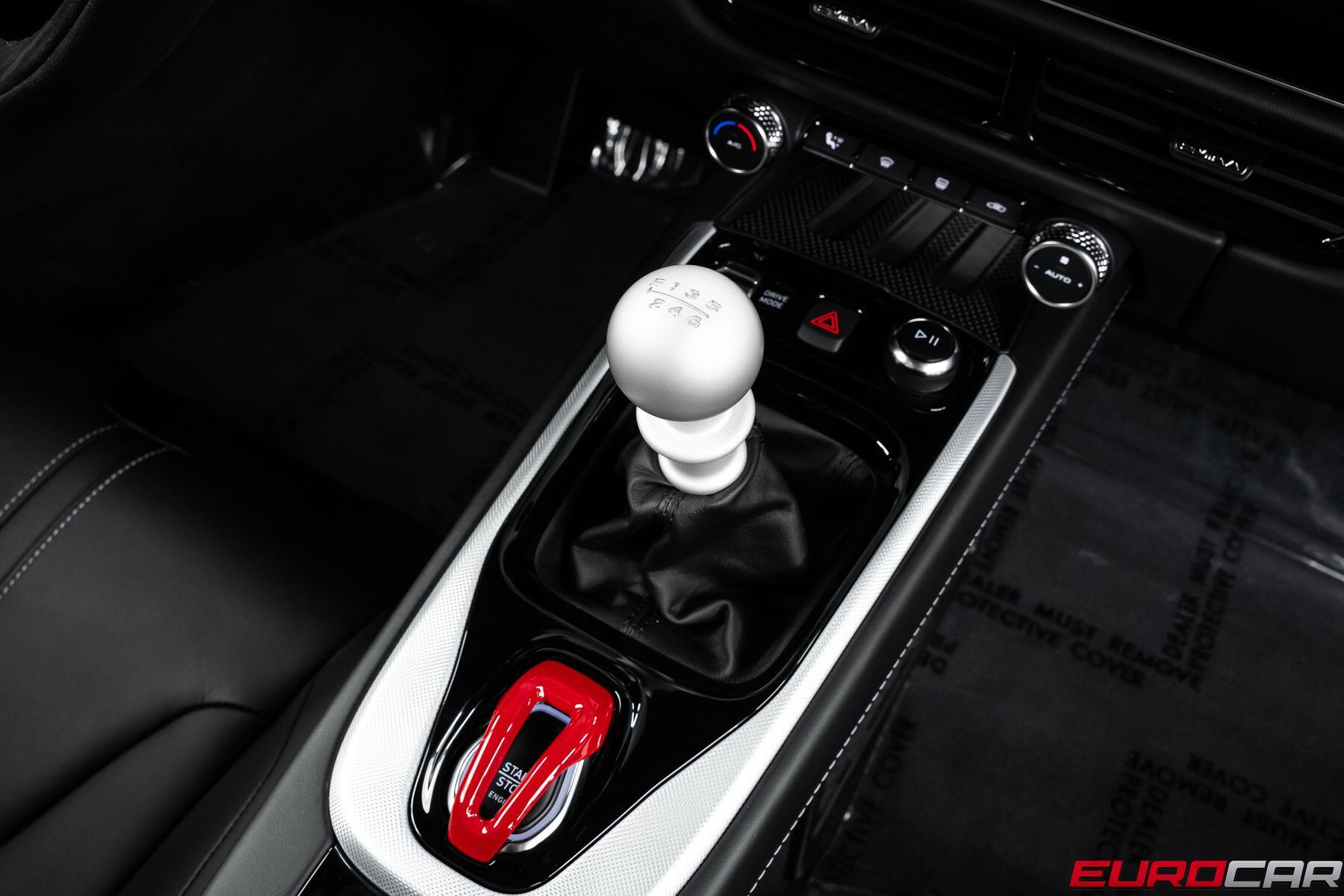 2026 Lotus Emira - Photo 32