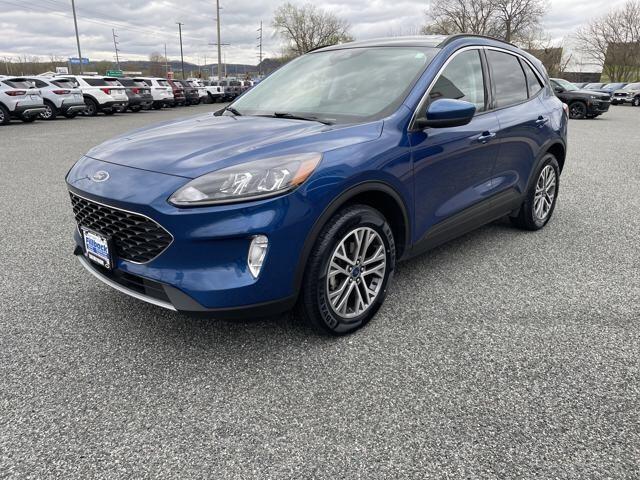 Used 2022 Ford Escape SEL with VIN 1FMCU9H6XNUB24299 for sale in Highland, WI