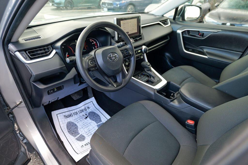 2024 Toyota RAV4 LE - Photo 18