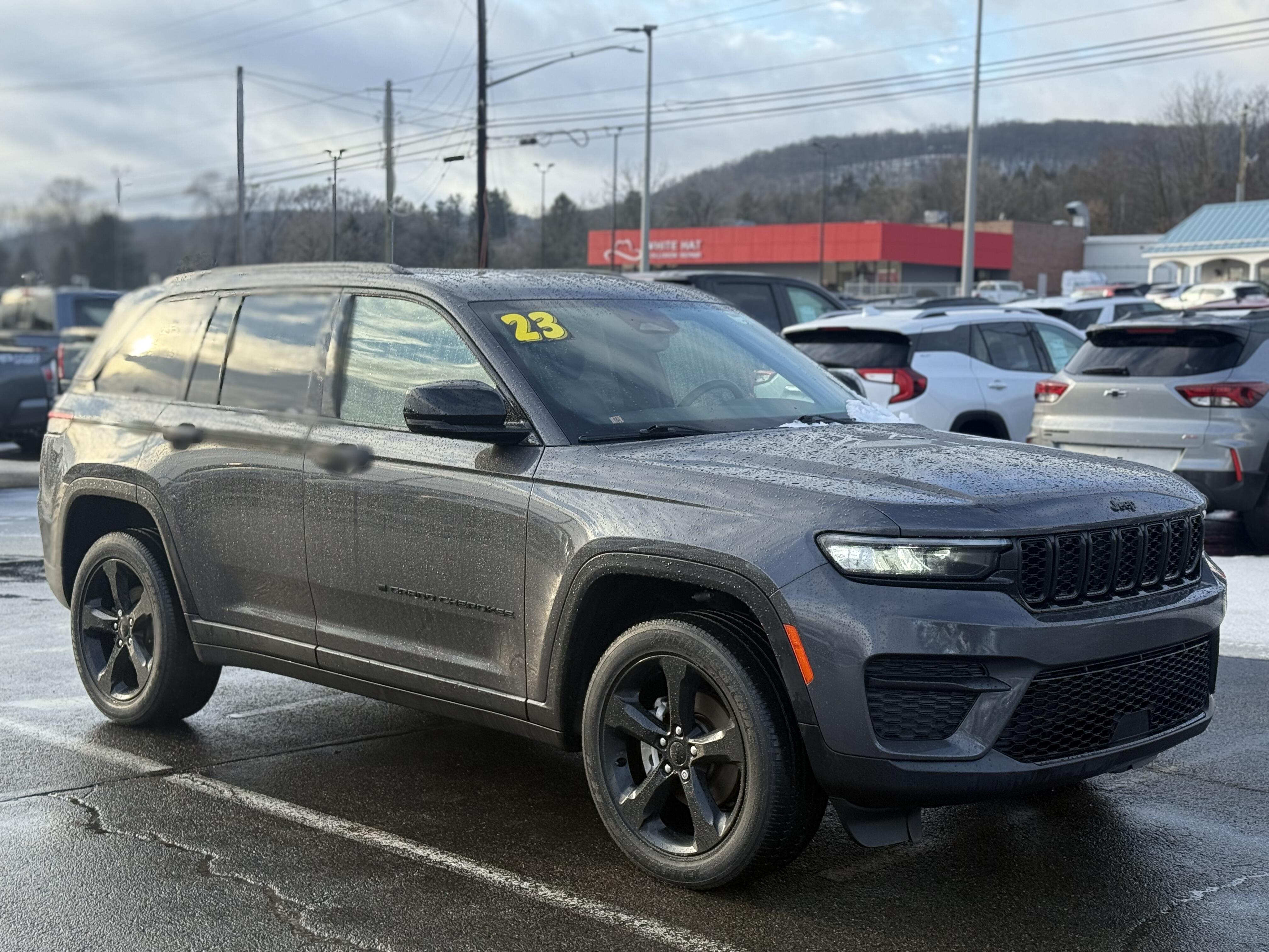 2023 Jeep Grand Cherokee Altitude's photo