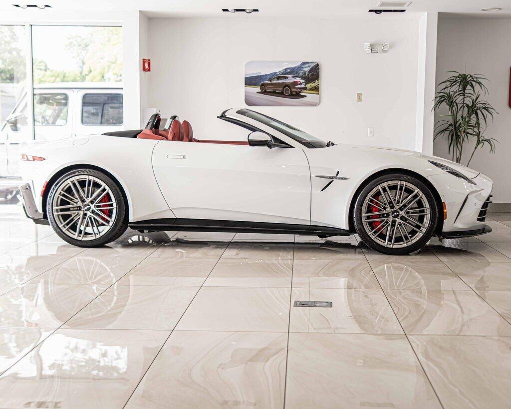 2026 Aston Martin Vantage Base - Photo 9