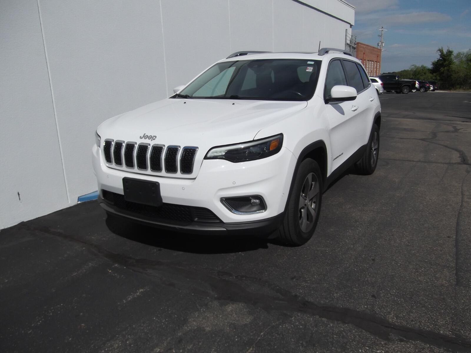 Used 2021 Jeep Cherokee Limited with VIN 1C4PJMDXXMD170522 for sale in Kansas City