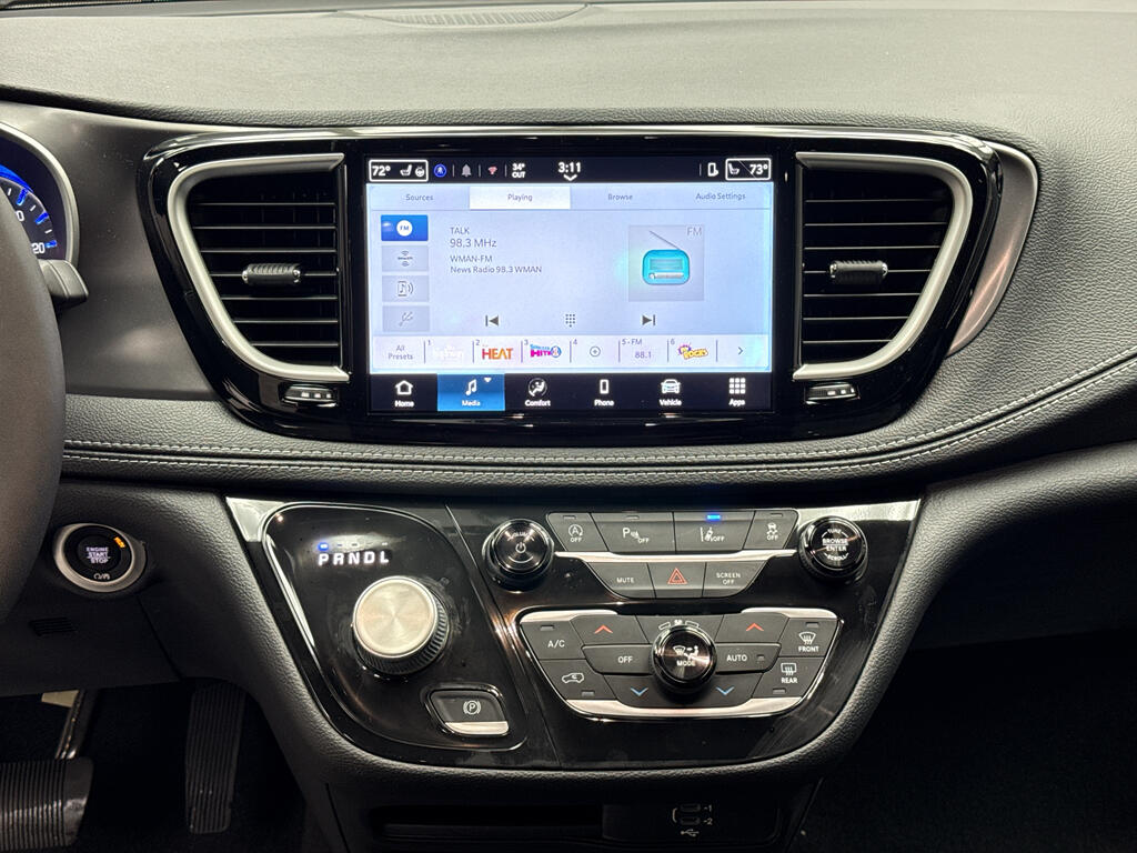 2026 Chrysler Pacifica Select - Photo 12