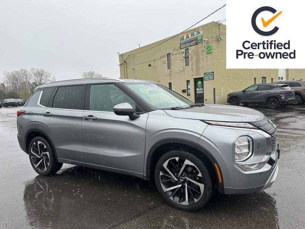 2022 Mitsubishi Outlander SEL S-AWC's photo