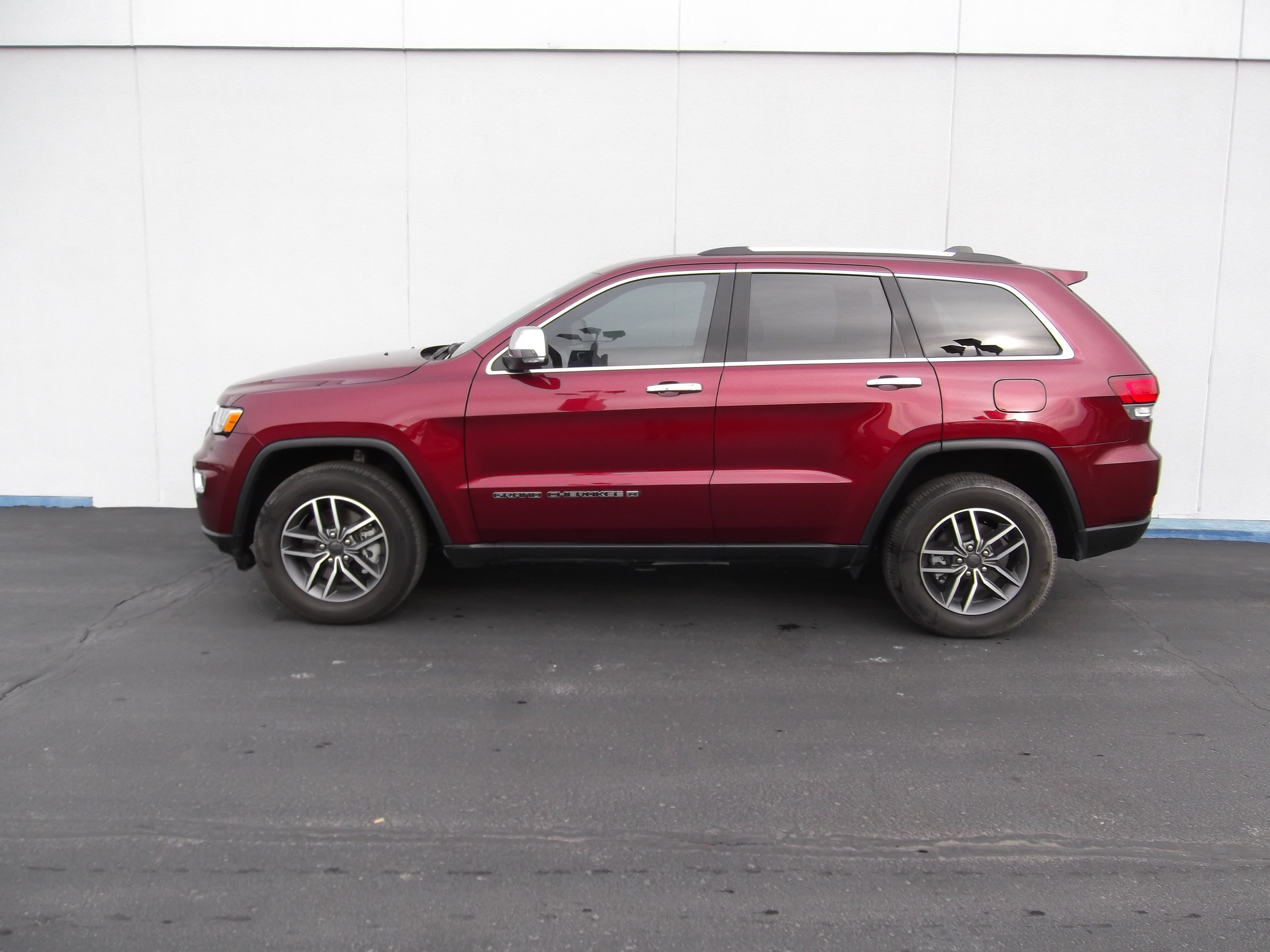 Used 2022 Jeep Grand Cherokee WK Limited with VIN 1C4RJFBG9NC141883 for sale in Topeka, KS