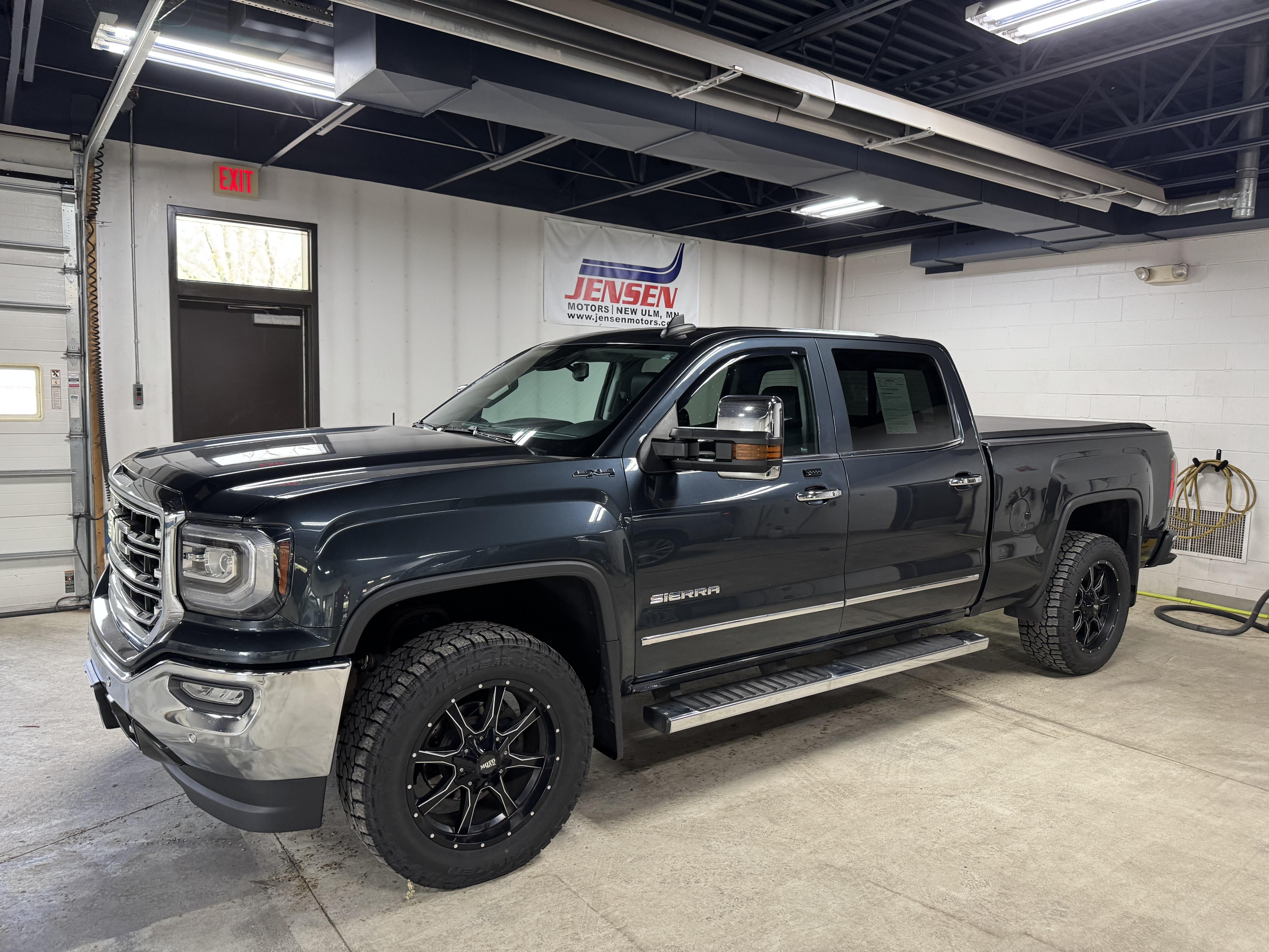 2018 GMC Sierra 4WD Crew Cab Short Box SLT's photo