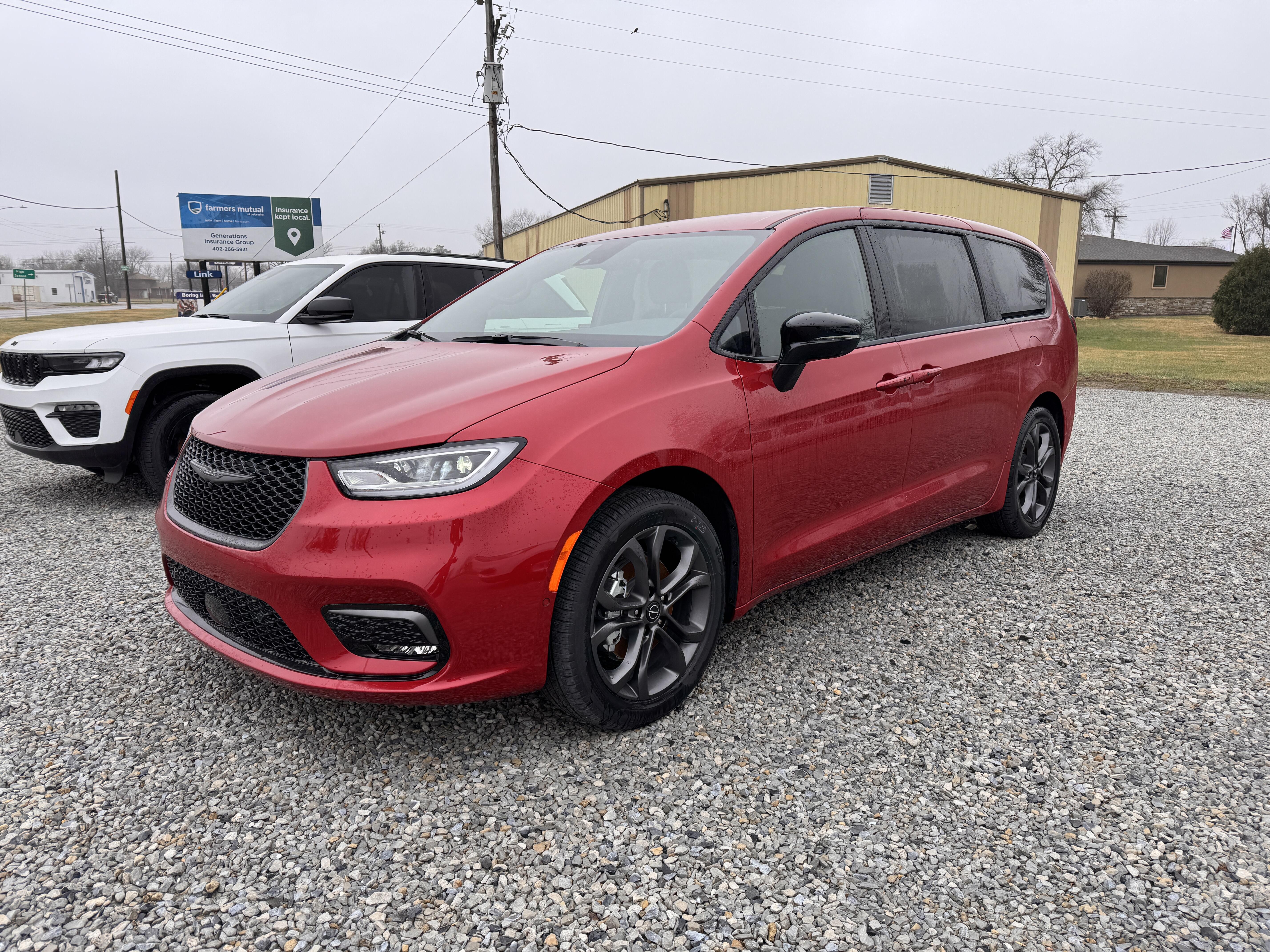 2026 Chrysler Pacifica Select - Photo 8