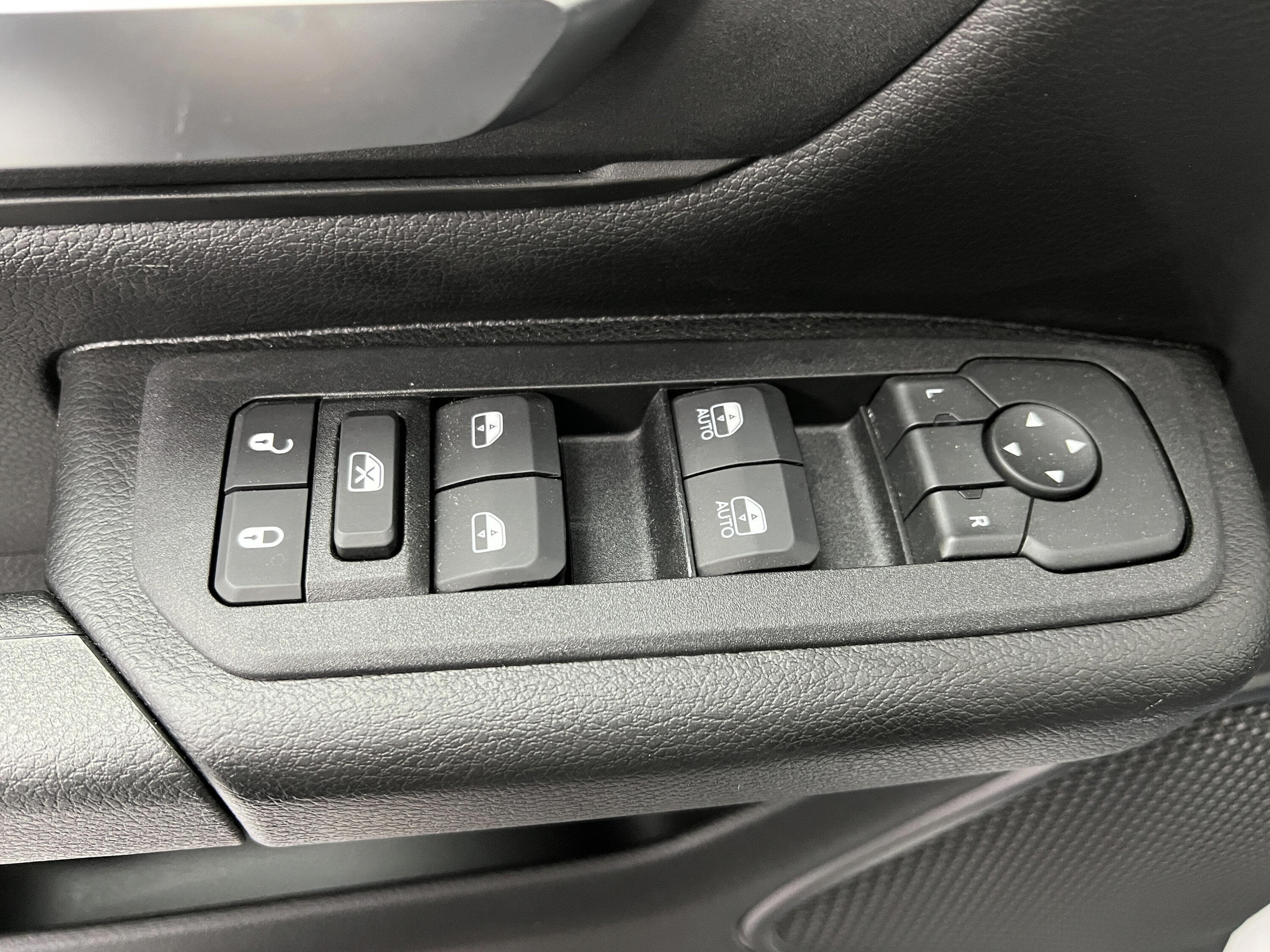 2026 RAM 1500 Express - Photo 16