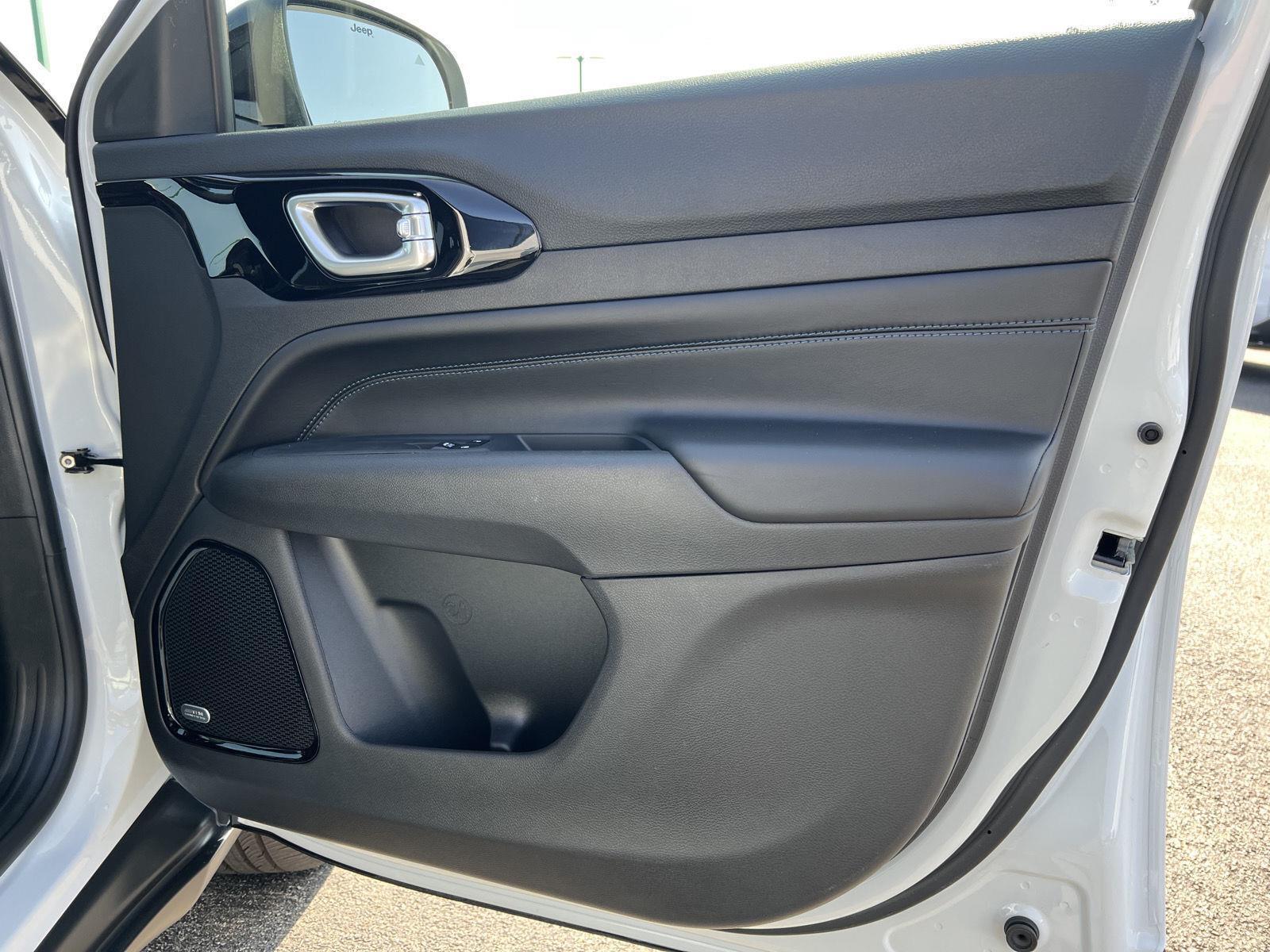 2026 Jeep Compass Limited - Photo 16