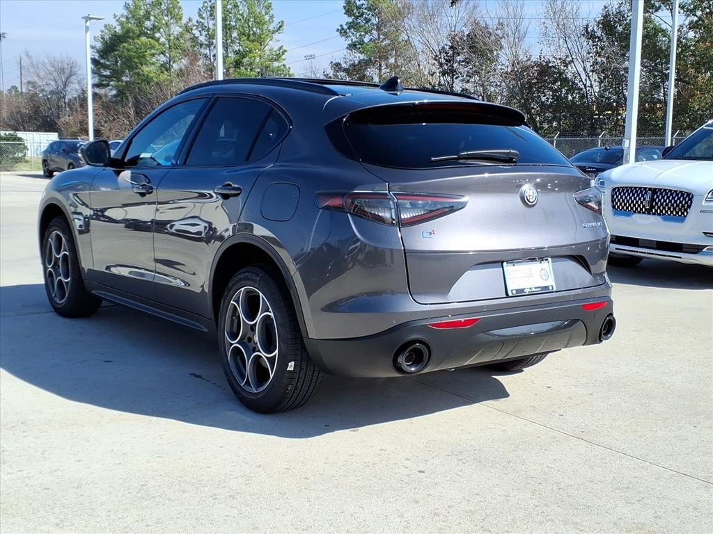 2026 Alfa Romeo Stelvio Base - Photo 9